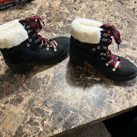 Boots - Picture 2 of 3